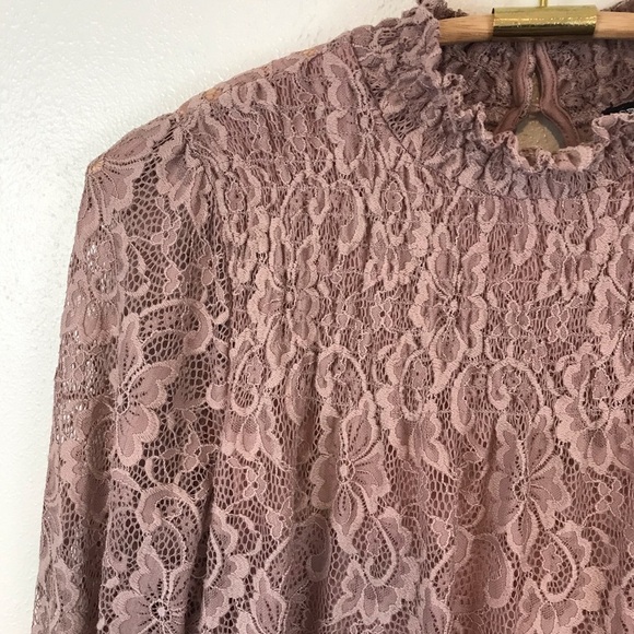 Cable & Gauge Lace Overlay Top - Picture 5 of 9